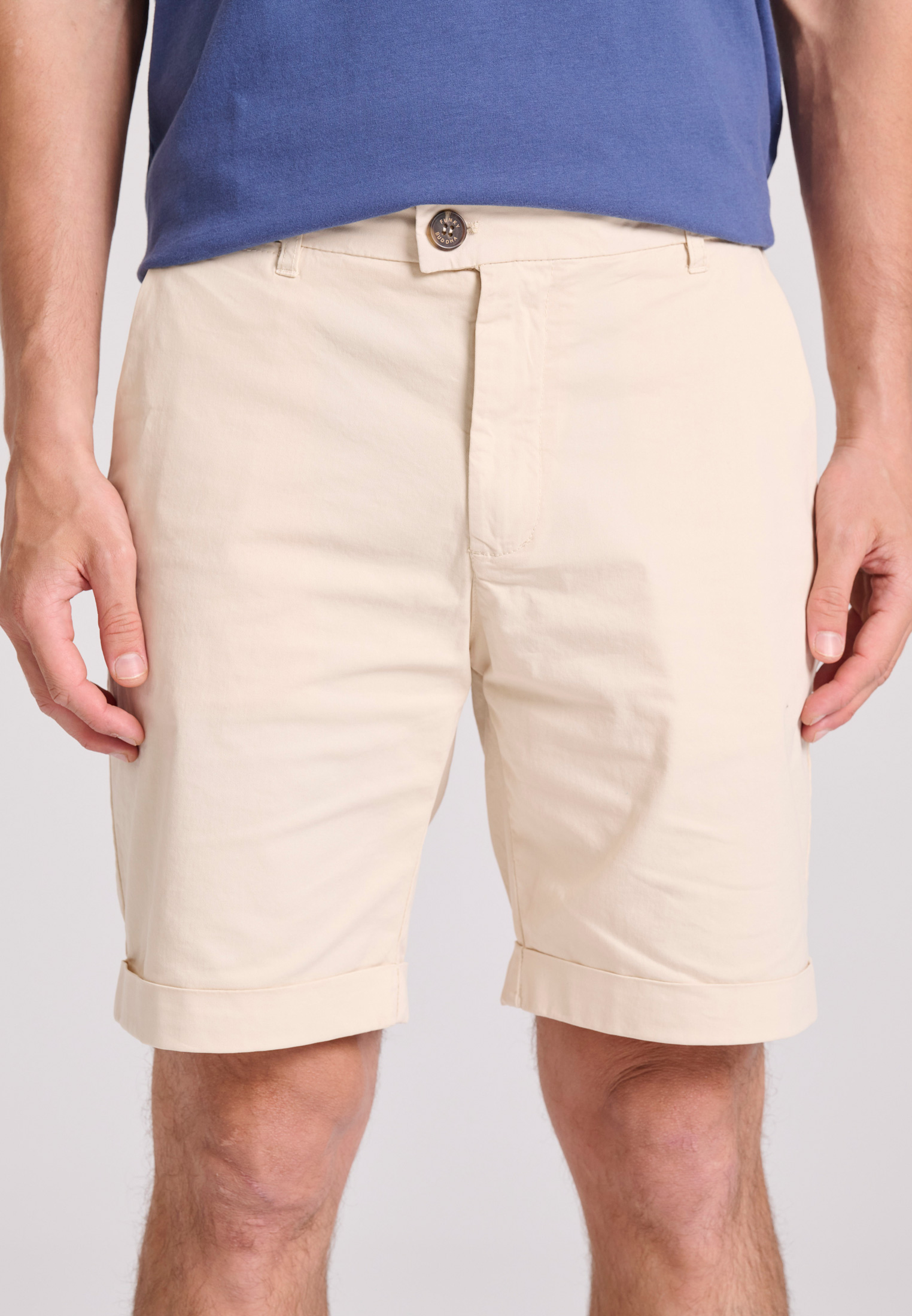 Garment dyed chino βερμούδα με ρεβέρ
