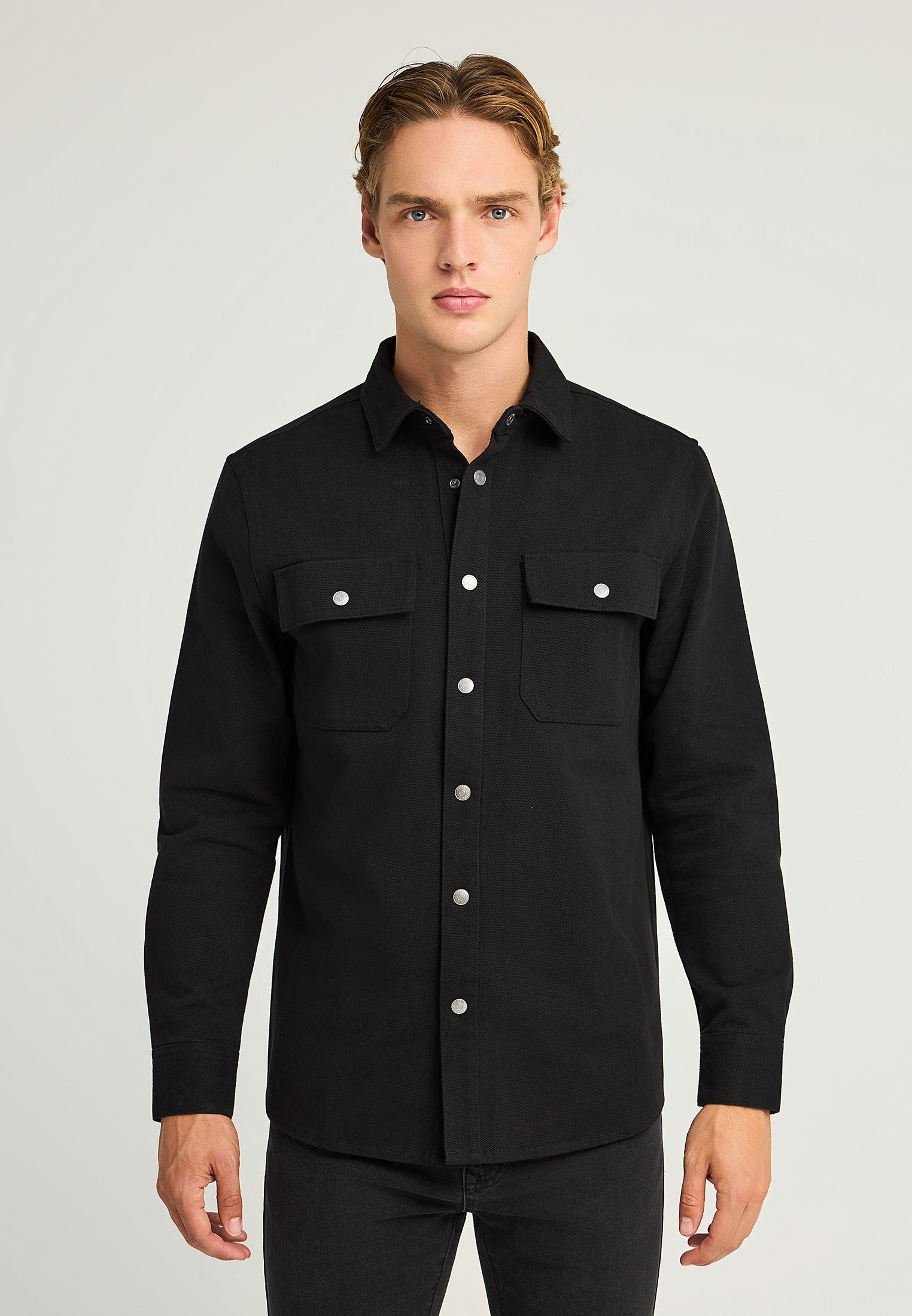 Overshirt τζιν ανδρικό πουκάμισο με τσέπες στο στήθος