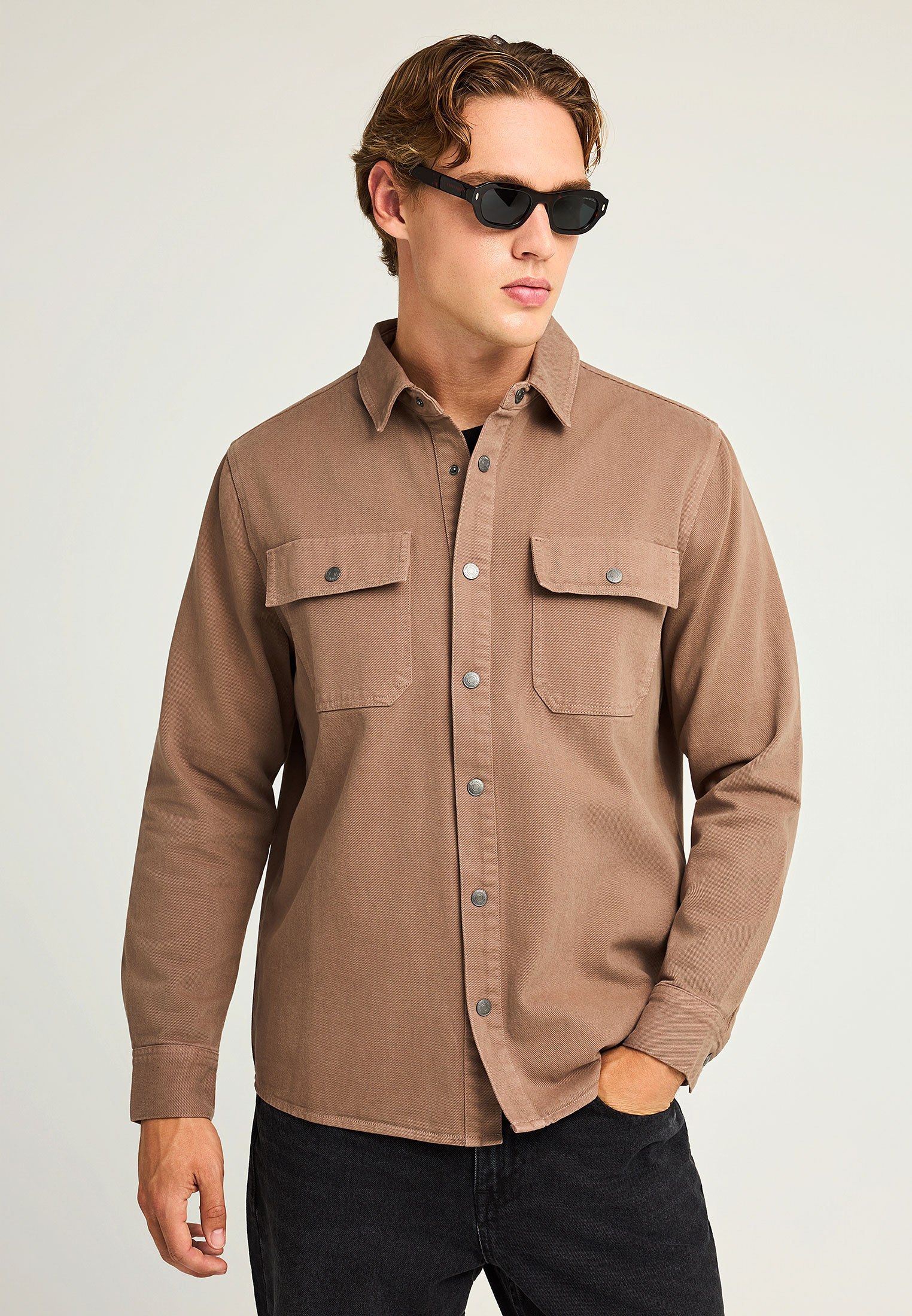 Overshirt τζιν ανδρικό πουκάμισο με τσέπες στο στήθος