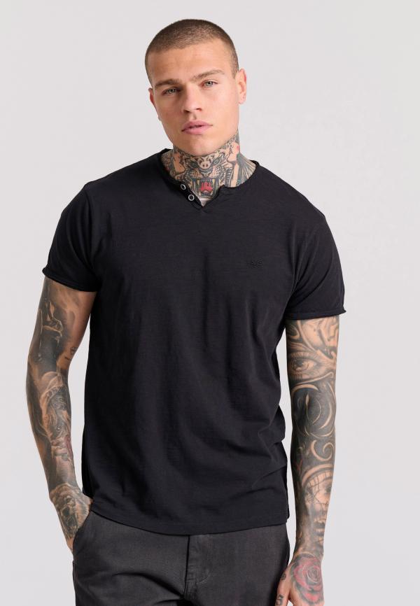 T-shirt με λαιμό henley και raw cuts - The essentials