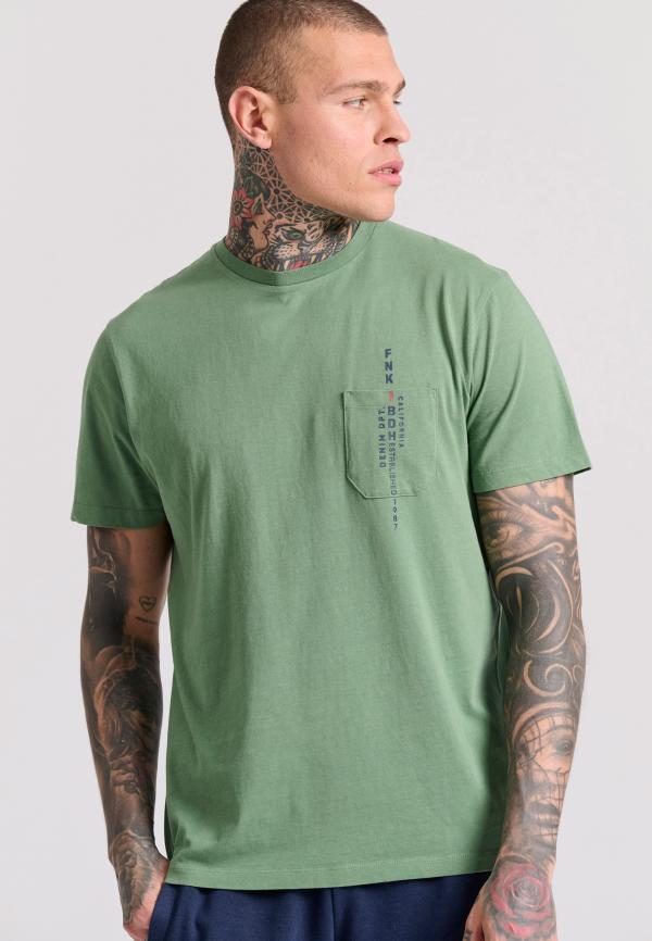 T-shirt με τύπωμα και τσέπη στο στήθος