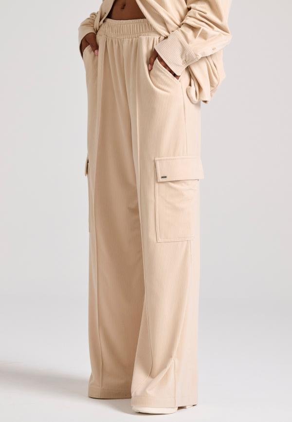 Wide leg cargo παντελόνι σε βελουτέ ύφασμα