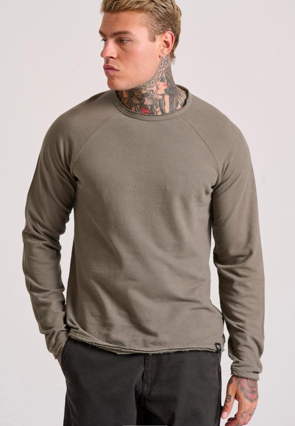 Garment dyed t-shirt με raw edges