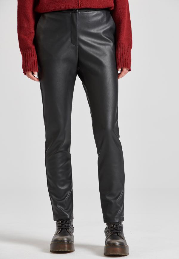 Slim fit chino παντελόνι από οικολογικό δέρμα (PU)