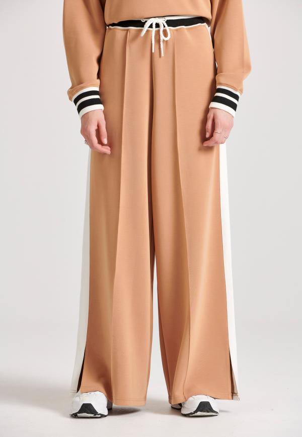 Wide leg fit παντελόνι φόρμας με ρίγα στο πλάι