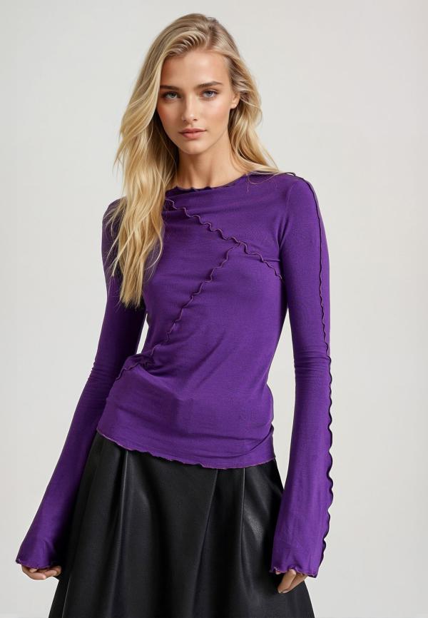 Τοπ με διακοσμητικές ραφές και μανίκια καμπάνα