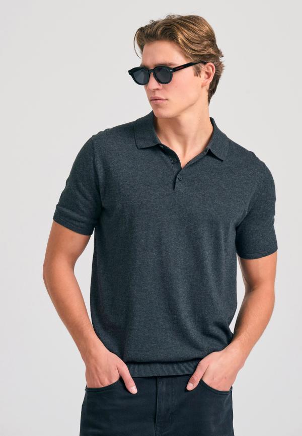 Πλεκτή polo μπλούζα σε μελανζέ πλέξη