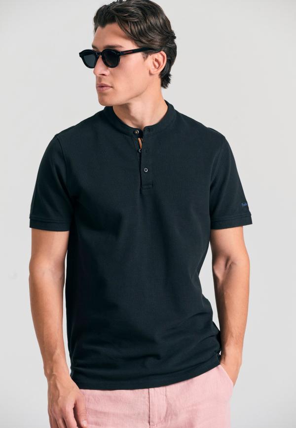 Μπλούζα polo με λαιμό mao και κέντημα στο μανίκι