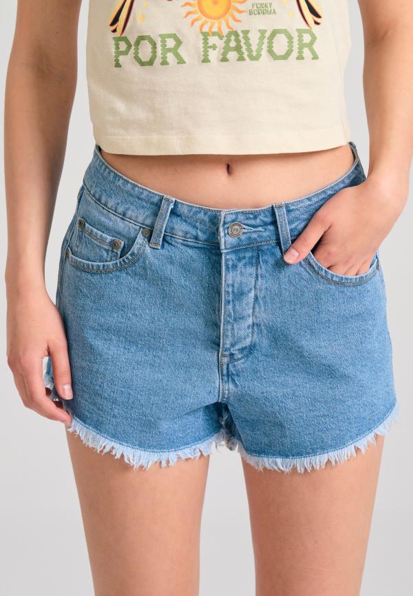 Γυναικείο τζιν σορτς με raw edges