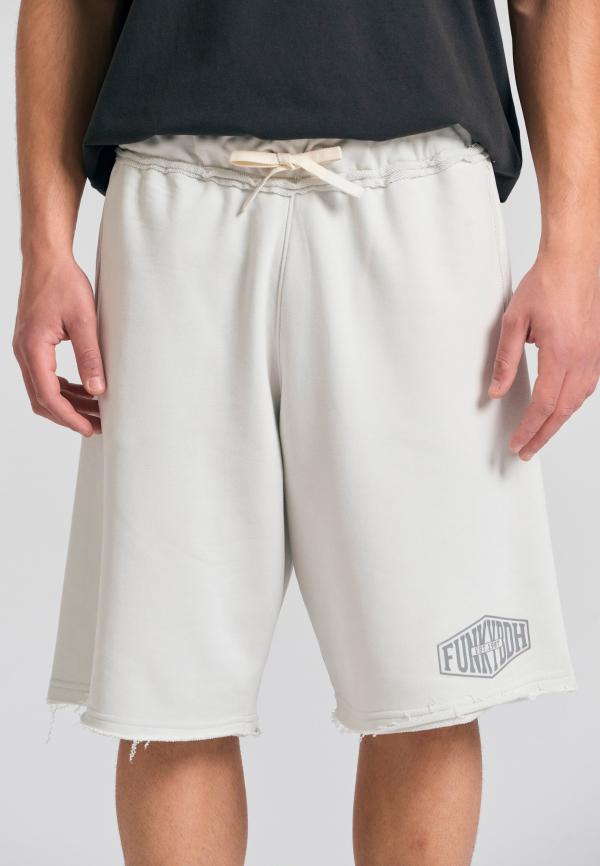 Oversized αθλητική βερμούδα με Funky Buddha τύπωμα