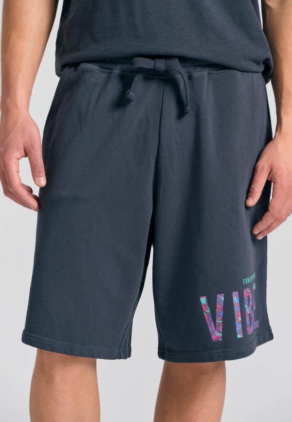 Relaxed fit αθλητική βερμούδα με τύπωμα