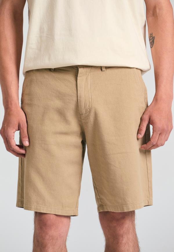 Linen blend garment dyed chino βερμούδα.