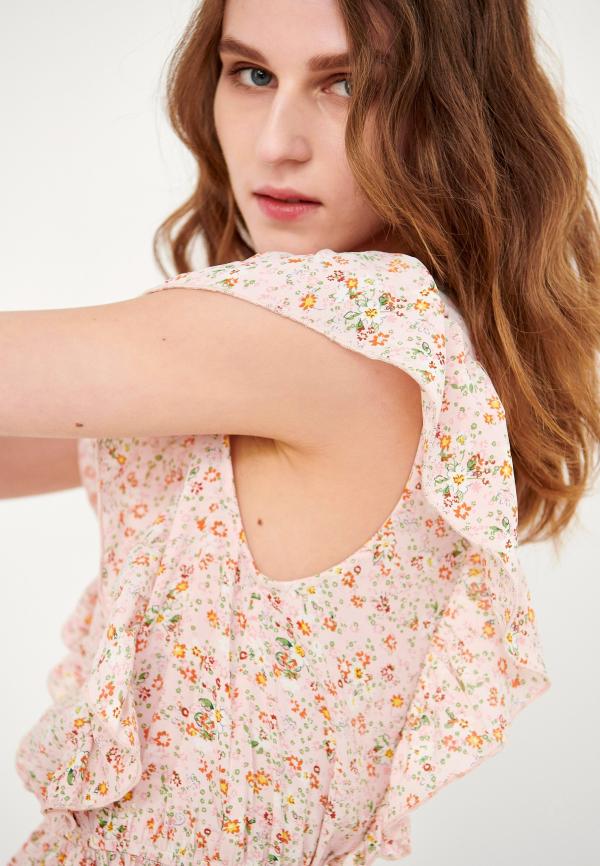 Εμπριμέ τοπ με V λαιμόκοψη