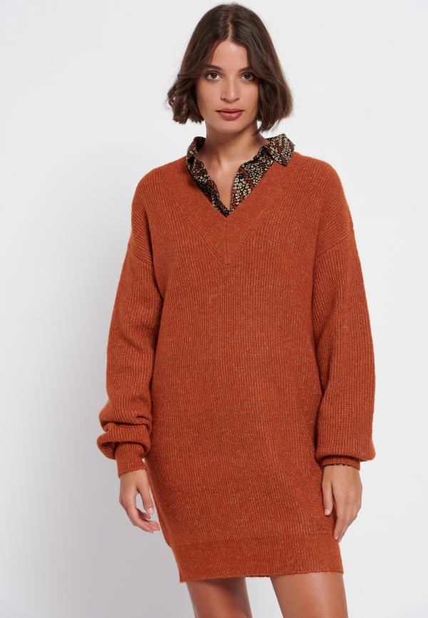 Loose fit πλεκτό φόρεμα με V λαιμόκοψη