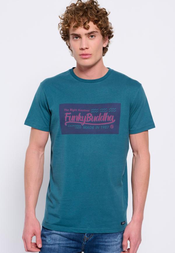 T-shirt με τύπωμα στο στήθος