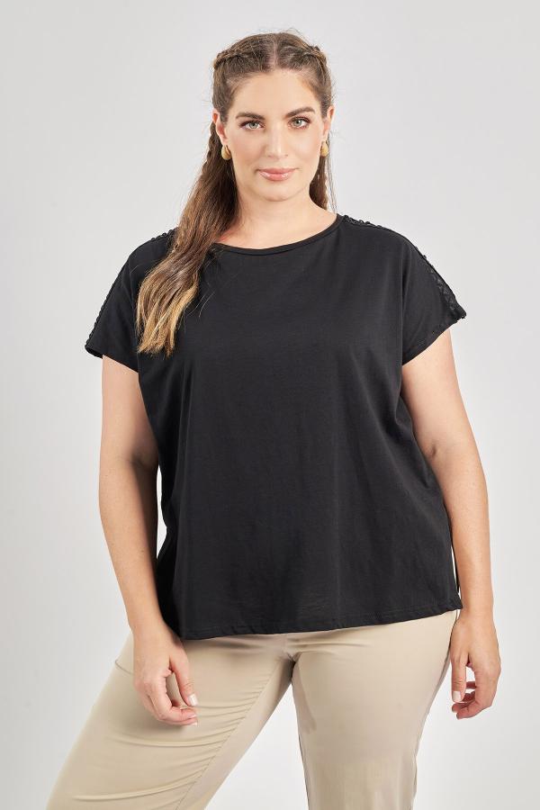 T-Shirt με διακόσμηση στον ώμο